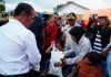 Mentan Amran: Kebutuhan Pangan Korban Gempa Sangat Cukup, Bahkan hingga 6 Bulan ke Depan FOTO: Menteri Pertanian (Mentan) Andi Amran Sulaiman saat meninjau langsung penanganan masyarakat terdampak bencana di NTT, Rabu (19/8). (Dok. Kementan)