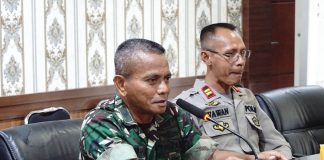 Rakor Forkopimda Bahas Cuaca Ekstrem, Kasdim 1425/Jeneponto Tegaskan TNI Siap 24 Jam FOTO: Kasdim 1425/Jeneponto Mayor Inf Ramli Hamanja, Saat menghadiri Rapat Koordinasi Forkopimda dalam rangka meningkatkan kewaspadaan terhadap potensi Blbencana akibat cuaca ekstrem pada musim kemarau, bertempat di Ruang Rapat Bupati Jeneponto, Kamis, (20/08/2025). (Dok Kodim Jeneponto)