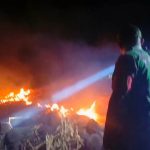 Kebakaran Lahan Masih Berlanjut di Sidrap, TNI Polri Melakukan Upaya Pemadaman Secara Manual FOTO: Aparat TNI/Polri berupaya memadamkan api di wilayah Desa Lainungan, Kecamatan Watang Pulu, Kabupaten Sidrap, Senin malam (24/8/2026)