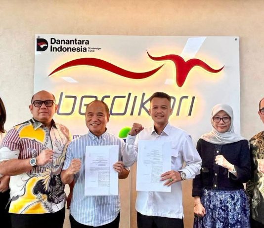 Tindak Lanjut Arahan Mentan Amran, Berdikari Siapkan 30.000 Ton SBM untuk Peternak Rakyat FOTO: Direktur Operasional PT Berdikari Agung, Menindaklanjuti arahan Menteri Pertanian sekaligus Kepala Badan Pangan Nasional (Bapanas) Andi Amran Sulaiman. (Dok Kementan)