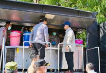 Kunjungi NTT, Presiden Prabowo Tinjau Langsung Penanganan Dampak Gempa Bumi di Nagekeo FOTO: Presiden meninjau dapur umum milik Polri, Nagekeo, Nusa Tenggara Timur (NTT), Rabu (26/08/2026). (Sumber: BPMI Setpres).
