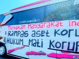 Tiga Tuntan Demo 27 Agustus: RUU Perampasan Aset, Hukuman Mati Bagi Koruptor dan Penurunan Harga Kebutuhan Pokok FOTO: Bus pengangkut peserta unjuk rasa di Jakarta. (Dok via Facebook)