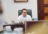 Perkuat Pelindungan WNI di Luar Negeri, Pemerintah Perkuat Kolaborasi Lintas Kementerian dan Lembaga FOTO: Kepala Staf Kepresidenan, Jenderal (Purn.) Prof. Dr. Dudung Abdurachman memimpin Rapat Koordinasi Penguatan Pelindungan Warga Negara Indonesia di Luar Negeri bersama kementerian/lembaga terkait di Gedung Bina Graha, Kompleks Istana Kepresidenan, Jakarta, Senin (24/8). (Dok. Kantor Staf Presiden)
