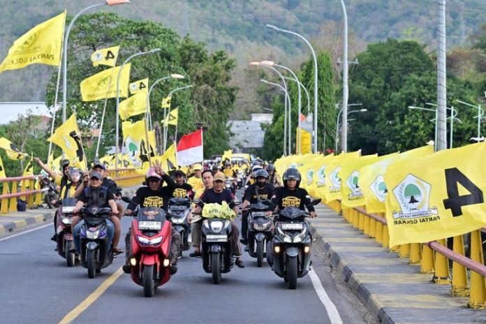 FOTO: Kader dan simpatisan partai golkar di kota Parepare saat menyambut kedatangan Ketua DPD I Golkar Sulsel terpilih Ilham Arief Sirajuddin. (Ist) FOTO: Kader dan simpatisan partai golkar di kota Parepare saat menyambut kedatangan Ketua DPD I Golkar Sulsel terpilih Ilham Arief Sirajuddin. (Ist)