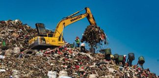 TPST Bantargebang Hanya Terima Sampah Residu, Solusinya: Pemprov DKI Siapkan Pengangkutan Terjadwal Jenis Sampah FOTO: TPST Bantargebang menerima sampah warga DKI Jakarta mencapai 4.000 ton per hari. (Foto: Shutterstock)