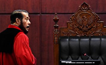 Tak Seperti Gibran, Politisi PDIP Kritik Keras Putusan MK yang Putusannya Berlaku di 2028, Soal Pemisahan Dana Pendidikan dan MBG FOTO: Ilustrasi Hakim MK. (ist)