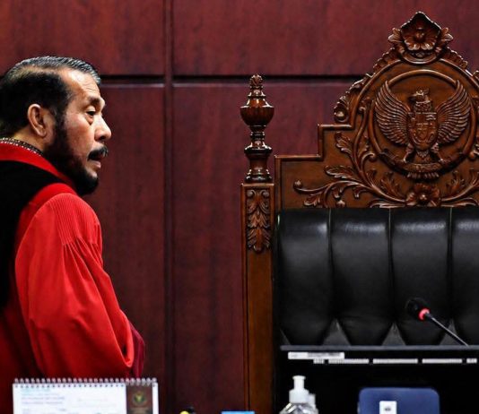 Tak Seperti Gibran, Politisi PDIP Kritik Keras Putusan MK yang Putusannya Berlaku di 2028, Soal Pemisahan Dana Pendidikan dan MBG FOTO: Ilustrasi Hakim MK. (ist)