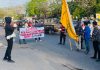 Aksi Damai PMII Makassar di AAS Building Dibubarkan Paksa Kelompok Penggugat Ahli Waris Moha FOTO: Aksi damai yang digelar oleh Pergerakan Mahasiswa Islam Indonesia (PMII) Cabang Makassar di depan Kantor AAS Building, Jalan Urip Sumoharjo No. 3, Kecamatan Panakkukang, Selasa (4/8/2026).