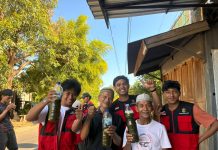 Mahasiswa KKN Unhas Gelombang 116 Kenalkan Kakao Sehat, Petani Sejahtera, Pendampingan Pembuatan Pestisida Nabati Berbahan Lokal Bagi Petani FOTO: Mahasiswa Kuliah Kerja Nyata (KKN) Gelombang 116 Universitas Hasanuddin melaksanakan program kerja Pendampingan Pembuatan Pestisida Nabati Berbahan Lokal Bagi Petani Kakao di RW 5 Borong kalukua, Kelurahan Tanahloe, Kecamatan Gantarangkeke, Kabupaten Bantaeng, Rabu (29/07/2026).