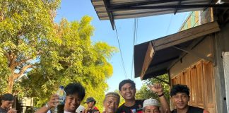 Mahasiswa KKN Unhas Gelombang 116 Kenalkan Kakao Sehat, Petani Sejahtera, Pendampingan Pembuatan Pestisida Nabati Berbahan Lokal Bagi Petani FOTO: Mahasiswa Kuliah Kerja Nyata (KKN) Gelombang 116 Universitas Hasanuddin melaksanakan program kerja Pendampingan Pembuatan Pestisida Nabati Berbahan Lokal Bagi Petani Kakao di RW 5 Borong kalukua, Kelurahan Tanahloe, Kecamatan Gantarangkeke, Kabupaten Bantaeng, Rabu (29/07/2026).