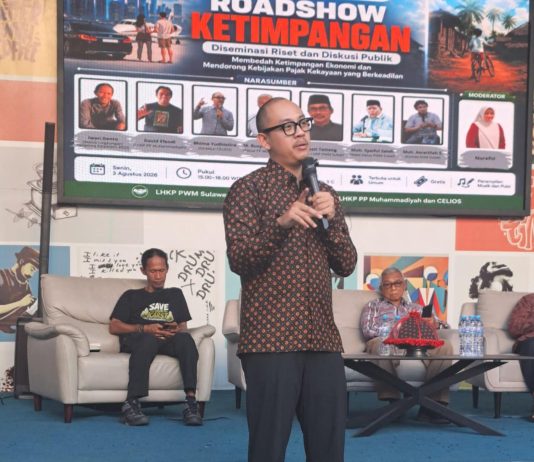 Muhammadiyah dan CELIOS Dorong Gerakan Masyarakat Sipil Atasi Ketimpangan Ekonomi FOTO: Direktur Eksekutif CELIOS Bhima Yudhistira, aktivis lingkungan Iwan Dento.