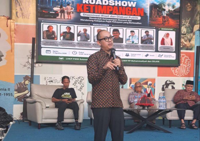FOTO: Direktur Eksekutif CELIOS Bhima Yudhistira, aktivis lingkungan Iwan Dento. 