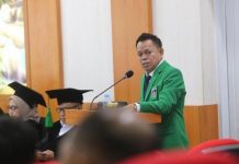 Kaburnya Batas Antara Suap Murni dan Gratifikasi Hantar Aldin Raih Gelar Doktor di Bidang Ilmu Hukum: Berpredikat Cumlaude FOTO: Drs H Aldin Bulen, SH, MH meraih gelar Doktor Ilmu Hukum berpredikat cumlaude usai mempertahankan disertasinya dalam sidang promosi doktor di Aula PJJ Pascasarjana Universitas Muslim Indonesia (UMI), Jalan Urip Sumoharjo, Makassar, Rabu, 5 Agustus 2026.