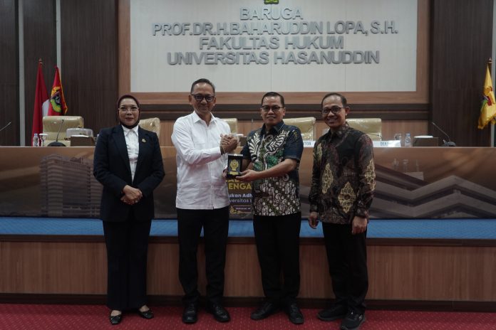 FOTO: Kejaksaan Agung Republik Indonesia melalui Jaksa Agung Muda Bidang Perdata dan Tata Usaha Negara (Jamdatun) menggelar kegiatan Academic Engagement terkait pembentukan Adhyaksa Chambers bertempat di Universitas Hasanuddin, Makassar, Rabu (5/8/2026).