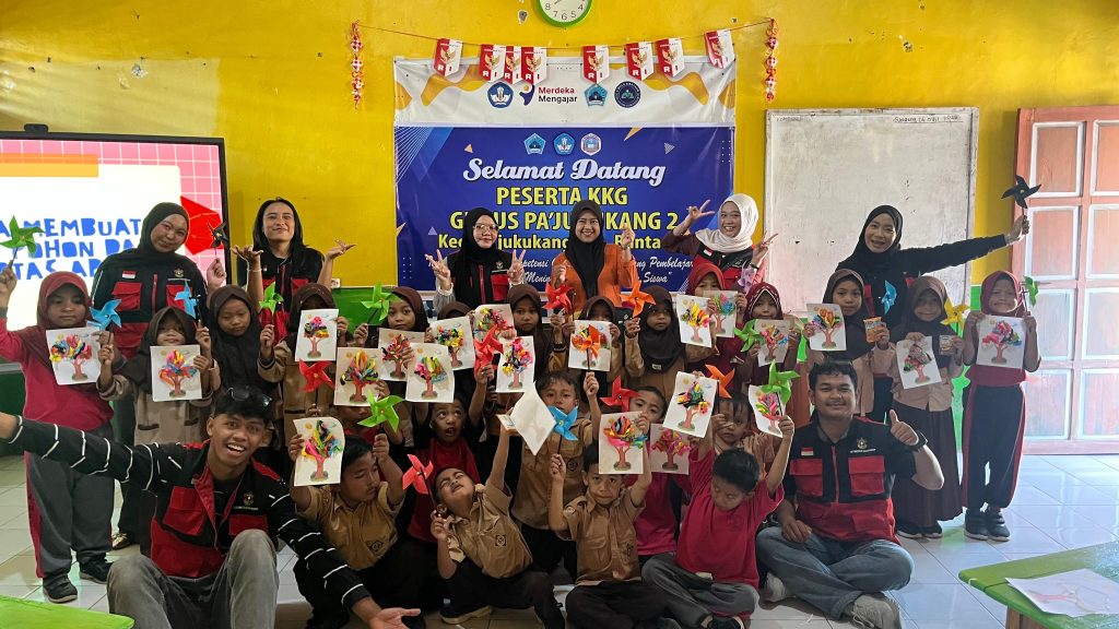 FOTO: Mahasiswa Kuliah Kerja Nyata (KKN) Tematik Pemberdayaan Desa Gelombang 116 Universitas Hasanuddin (Unhas) sukses melaksanakan kegiatan edukasi di SD Negeri 43 Biangloe, Desa Biangloe, Kecamatan Pa’jukukang, Kabupaten Bantaeng. Jumat (7/8/2026)