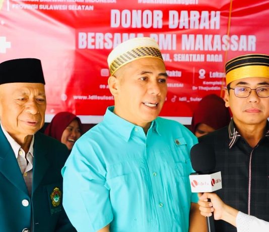 Sambut HUT RI ke-81, LDII Sulsel Ajak Warga Makassar Donor Darah dan Peduli Sesama FOTO: Ketua PMI Kota Makassar Dr Syamsu Rizal MI SSos bersama Ketua DPW LDII Sulawesi Selatan, Asdar Mattiro, saat memberikan keterangan pers. (Ist)