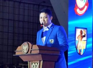 Keteladanan di Ujung Tanduk: Menagih Integritas Ketua KNPI Makassar di Tengah Sorotan Hiburan Malam FOTO: Baso Muhammad Ikram, Ketua DPD KNPI Kota Makassar periode 2024-2027 memberikan sambutannya usai resmi dilantik. Acara pelantikan bertajuk “KNPI Upgrade: Beyond Creativity” ini berlangsung di Tribun Lapangan Karebosi, Jum’at (25/4/2025). (Ist)