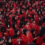 Unhas Sambut 10.401 Mahasiswa, Rektor: Jadilah Mahasiswa Berintegritas Tinggi FOTO: Universitas Hasanuddin (Unhas) merespons fase transisi tersebut melalui Pengenalan Kehidupan Kampus bagi Mahasiswa Baru (PKKMB) Tahun 2026. Kegiatan diikuti 10.401 mahasiswa baru sebagai tahap awal mengenal lingkungan akademik, budaya perguruan tinggi, serta berbagai tanggung jawab yang melekat pada kehidupan mahasiswa.