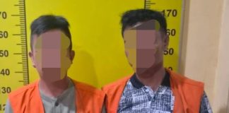 Simpan Shabu di Kantong Celana, 2 Warga Sergai Ditangkap Sat Narkoba Polresta Deli Serdang FOTO: Sat Narkoba Polresta Deli Serdang kembali tangkap 2 pria yang diduga sebagai pengedar narkoba di Desa Sei Tuan Kec. Pantai Labu Kab. Deli Serdang. Sabtu (08/08/26)