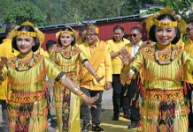 Ombas Sukses Antar Golkar Duduki Kursi DPRD, Siap Incar Kemenangan Pilkada Torut FOTO: Ketua DPD I Partai Golkar Sulsel, Ilham Arief Sirajuddin (IAS) saat tiba di Sekertariat DPD II Partai Golkar Toraja Utara, Rabu, 12 Agustus 2026. (Ist)