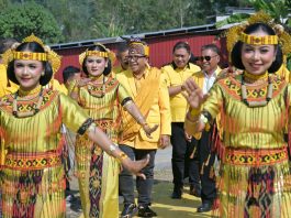Ombas Sukses Antar Golkar Duduki Kursi DPRD, Siap Incar Kemenangan Pilkada Torut FOTO: Ketua DPD I Partai Golkar Sulsel, Ilham Arief Sirajuddin (IAS) saat tiba di Sekertariat DPD II Partai Golkar Toraja Utara, Rabu, 12 Agustus 2026. (Ist)