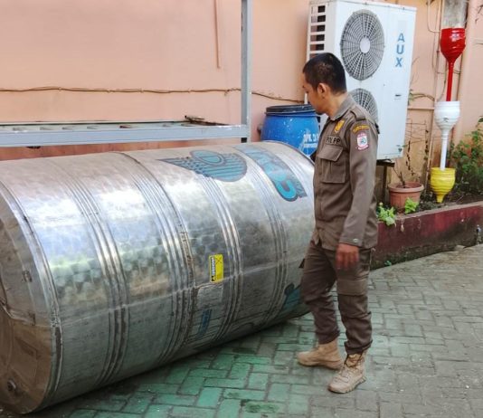 Sukseskan Pilah Sampah Pemkot Makassar, Karang Taruna Bangun Teba Raksasa FOTO: Tandong ukuran 3000 ltr disiapkan untuk pembangunan teba raksasa oleh Karang Taruna Kota Makassar. (Ist)