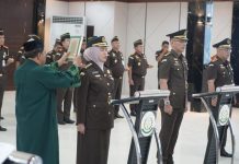 Kajati Sulsel Lantik Asbin, Aspidsus dan Kajari Wajo FOTO: Andi Mirnawaty, S.H., M.H. dengan jabatan Asisten Pembinaan, Douglas, Turut dilantik Andi Mirnawaty, S.H., M.H. dengan jabatan Asisten Pembinaan dan Rio Aditya Arifiansyah, S.H., M.H. ia dilantik sebagai kepala Kejaksaan Negeri Wajo. Kamis (13/8/2026)