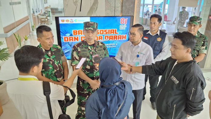 FOTO: Dandim 1408 Makassar, Kolonel Kav. Ino Dwi Setyo Darmawan, S.E., M.Han. dan Direktur RS dr Wahidin Sudiro Husodo, dr Anas Ahmad, Sp.B.FICS didampingi Ketua Karang Taruna Makassar Muhammad Zulkifli, ST, MT. (Ist) FOTO: Dandim 1408 Makassar, Kolonel Kav. Ino Dwi Setyo Darmawan, S.E., M.Han. dan Direktur RS dr Wahidin Sudiro Husodo, dr Anas Ahmad, Sp.B.FICS didampingi Ketua Karang Taruna Makassar Muhammad Zulkifli, ST, MT. (Ist)