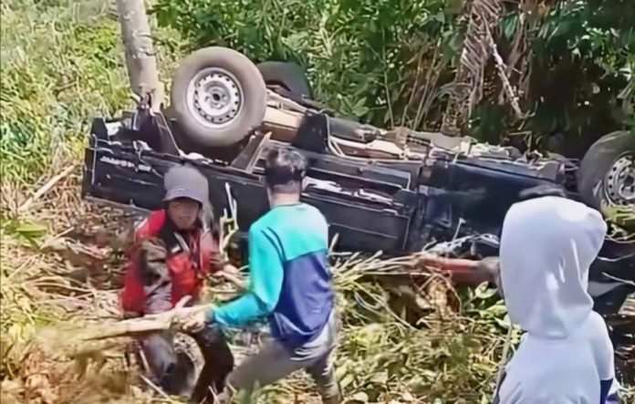 FOTO: Kendaraan jenis pickup yang ditumpangi rombongan mahasiswa KKN Unhas Gelombang 116 yang berposko di Desa Kayu Loe, Kabupaten Bantaeng, mengalami kecelakaan tunggal yang cukup serius pada Kamis, 13 Agustus 2026, sekitar pukul 14.00 WITA. (Ist) FOTO: Kendaraan jenis pickup yang ditumpangi rombongan mahasiswa KKN Unhas Gelombang 116 yang berposko di Desa Kayu Loe, Kabupaten Bantaeng, mengalami kecelakaan tunggal yang cukup serius pada Kamis, 13 Agustus 2026, sekitar pukul 14.00 WITA. (Ist)
