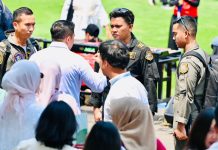 Mines 4 Hari HUT RI ke-81, Seskab Teddy Tinjau Gladi Kotor di Istana Merdeka Jakarta FOTO: Sekretaris Kabinet (Seskab) Teddy Indra Wijaya meninjau pelaksanaan gladi kotor empat hari jelang upacara peringatan Detik-Detik Proklamasi dan Upacara Penurunan Bendera HUT RI ke-81 di Istana Merdeka, Jakarta. Kamis, 13 Agustus 2026, (Dok Seskab)