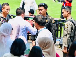 Mines 4 Hari HUT RI ke-81, Seskab Teddy Tinjau Gladi Kotor di Istana Merdeka Jakarta FOTO: Sekretaris Kabinet (Seskab) Teddy Indra Wijaya meninjau pelaksanaan gladi kotor empat hari jelang upacara peringatan Detik-Detik Proklamasi dan Upacara Penurunan Bendera HUT RI ke-81 di Istana Merdeka, Jakarta. Kamis, 13 Agustus 2026, (Dok Seskab)