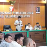 Bawaslu Sulsel Uji Publik Standar Layanan Penanganan Pelanggaran dan Sengketa FOTO: Badan Pengawas Pemilihan Umum – Anggota Bawaslu Sulsel, saat menggelar Forum Konsultasi Publik di Kantor Bawaslu Sulsel, Jumat (14/8/2026). (Ist)
