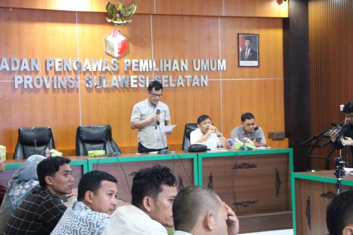 FOTO: Badan Pengawas Pemilihan Umum – Anggota Bawaslu Sulsel, saat menggelar Forum Konsultasi Publik di Kantor Bawaslu Sulsel, Jumat (14/8/2026). (Ist)