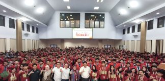 Wujudkan Wilayah Bebas Korupsi, Fakultas Kehutanan Unhas Sosialisasikan Zona Integritas kepada Mahasiswa Baru 2026 FOTO: Universitas Hasanuddin (Unhas) sosialisasikan pembangunan zona integritas kepada mahasiswa baru dalam kegiatan Pengenalan Kehidupan Kampus Bagi Mahasiswa Baru (PKKMB) 2026. Kegiatan berlangsung mulai pukul 08.00 Wita di Aula Lantai 1 Fakultas Kehutanan, Kampus Unhas Tamalanrea, Makassar, Kamis (13/8/2026).