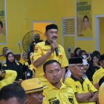 IAS: Tak Perlu jadi Pemenang, Cukup Golkar Rebut Kursi Terbanyak di DPRD FOTO: Salah satu Kader Partai Golkar Sidrap mengajukan pertanyaan ke Ketua DPD I Partai Golkar Sulsel, Ilham Arief Sirajuddin (IAS) melanjutkan silaturahmi dan konsolidas di DPD II Partai Golkar Kabupaten Sidenreng Rappang (Sidrap), Jumat, 14 Agustus 2026. (Ist)