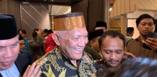 Cicit Pendiri NU Maju Calon Ketua Umum PBNU, Dari Makassar Gus Kikin: Bismillah FOTO: Cicit Pendiri Nahdlatul Ulama, KH Abdul Hakim Mahfudz (Gus Kikin) saat ditemui awak media di Makassar. Sabtu (14/8/2026). (Ist)