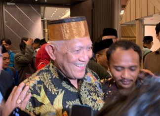 Cicit Pendiri NU Maju Calon Ketua Umum PBNU, Dari Makassar Gus Kikin: Bismillah FOTO: Cicit Pendiri Nahdlatul Ulama, KH Abdul Hakim Mahfudz (Gus Kikin) saat ditemui awak media di Makassar. Sabtu (14/8/2026). (Ist)