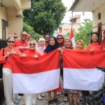 Semarak HUT RI ke-81, RSUD Drs. H. Amri Tambunan Gelar Lomba dan Bagikan 100 Bendera kepada Warga FOTO: Dalam rangka menyemarakkan Hari Ulang Tahun (HUT) ke-81 Kemerdekaan Republik Indonesia, RSUD Drs. H. Amri Tambunan menggelar berbagai kegiatan perlombaan sekaligus membagikan bendera Merah Putih kepada warga di sekitar lingkungan rumah sakit.