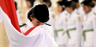 Wapres Kukuhkan Paskibraka di Istana Negara FOTO: Salah satu anggota Pasukan Pengibar Bendera Pusaka (Paskibraka) Tingkat Pusat Tahun 2026 di Istana Negara, Jakarta pada Sabtu, 15 Agustus 2026. (Seskab)