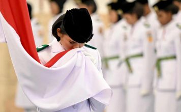 Wapres Kukuhkan Paskibraka di Istana Negara FOTO: Salah satu anggota Pasukan Pengibar Bendera Pusaka (Paskibraka) Tingkat Pusat Tahun 2026 di Istana Negara, Jakarta pada Sabtu, 15 Agustus 2026. (Seskab)