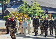 PPM Gowa Peringati HUT RI ke-81 di Balla Lompoa: Kenang Perjuangan Kacong Daeng Lalang FOTO: Dalam rangka memperingati detik-detik Hari Ulang Tahun (HUT) ke-81 Kemerdekaan Republik Indonesia, Pemuda Panca Marga (PPM) Kabupaten Gowa menggelar kegiatan peringatan di halaman Rumah Adat Balla Lompoa Kabupaten Gowa, Senin, 17 Agustus 2026.