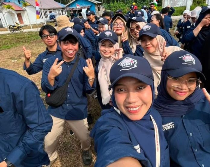 FOTO: Tim Ekspedisi Patriot (TEP) 2026 Tim VII Universitas Hasanuddin (Unhas) turut ambil bagian dalam upacara yang digelar di Lapangan Kantor Distrik Fakfak Timur, Senin (17/8/2026). FOTO: Tim Ekspedisi Patriot (TEP) 2026 Tim VII Universitas Hasanuddin (Unhas) turut ambil bagian dalam upacara yang digelar di Lapangan Kantor Distrik Fakfak Timur, Senin (17/8/2026).
