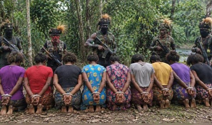 FOTO: Ilustrasi penyanderaan terhadap warga sipil oleh kelompok bersenjata. (Dok via seputarpapua.com)