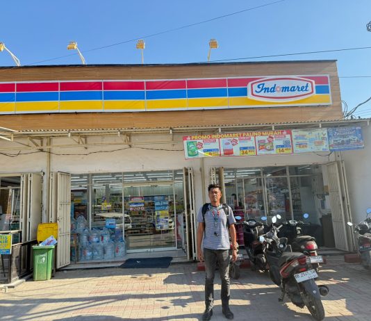 Pemuda Bintasi Desak Pemkab Gowa Tutup Izin Operasional Indomaret di Kecamatan Bontomarannu FOTO: Ketua Pemuda Bintasi, Andi Ilha, Kehadiran minimarket terbesar di Indonesia itu mengancam omzet para pedagang kecil.