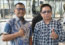 BARAK 145 Bersama Relawan Jakarta Gagas Yellow Makassar Command, Gerakan Akar Rumput Berbasis Lorong FOTO: Illank Radjab bersama Nasrun Mantja, yang akrab disapa Daeng Accung.