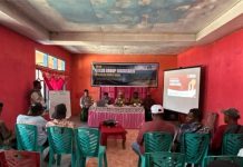 Perkuat Kohesi Sosial di Fakfak Timur, Tim 16 Patriot Unhas, Gandeng Masyarakat Rumuskan Aksi Ekonomi Bersama FOTO: Kegiatan FGD Tim 16 Patriot Unhas bersama warga di Balai Pertemuan Kampung Saharey, Distrik Fakfak Timur, Kabupaten Fakfak, Selasa (18/8/2026)