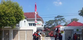 GAM Desak APH Periksa Eks Pimpinan DPRD Sulsel di Kasus Korupsi Ruas Jalan Sabbang Tallang FOTO: GAM menggelar aksi unjuk rasa di depan kantor Kejaksaan Negeri (Kejari) Luwu Utara di Jl. Kasimbong, Kecamatan Masamba, Luwu, Sulawesi Selatan. Jum'at, (21/08/2026).