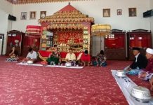 Dari Jalur Formal ke Kedatuan Luwu, Ikhtiar Petani Laoli Cari Jalan Keluar Konflik Agraria FOTO: Perwakilan masyarakat petani Laoli diterima di Istana Kedatuan Luwu, Kota Palopo, Jumat (21/8/2026).