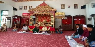 Dari Jalur Formal ke Kedatuan Luwu, Ikhtiar Petani Laoli Cari Jalan Keluar Konflik Agraria FOTO: Perwakilan masyarakat petani Laoli diterima di Istana Kedatuan Luwu, Kota Palopo, Jumat (21/8/2026).