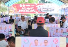 Diikuti Ratusan Pasangan Peserta, IAS – Andi Akmal Buka Turnamen Domino BERAMAL Cup I di Bone FOTO: Ketua Pengurus Provinsi (Pengprov) Perkumpulan Olahraga Domino (PORDI), Ilham Arief Sirajuddin membuka turnamen BERAMAL Cup I. Turnamen ini Dipusatkan di lapangan merdeka kota Bone, Sabtu Minggu, 22-23 Agustus 2026.